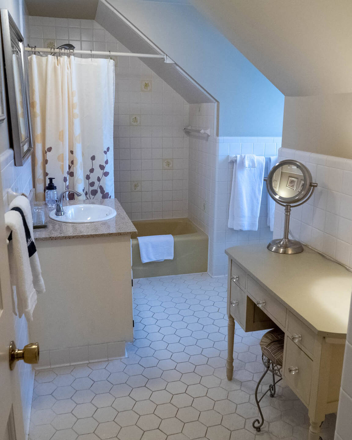 The Costello Room Sink, Bathtub, and Vanity